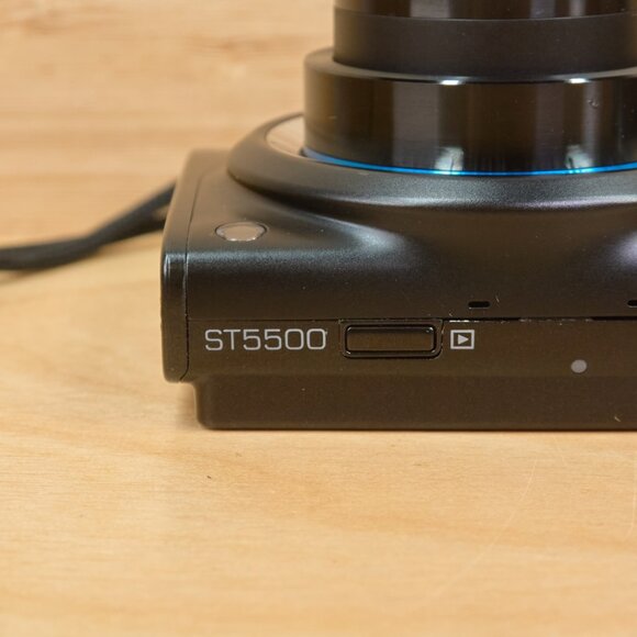 Samsung ST5500 14.2 MP Digital Camera, with 7x Optical Zoom, AMOLED touchscreen - Picture 5 of 9